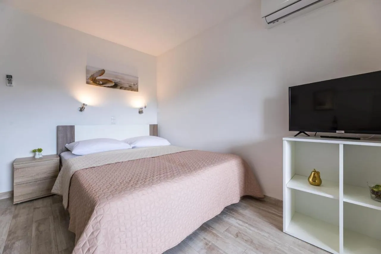 Apartments Augustinovic Baska