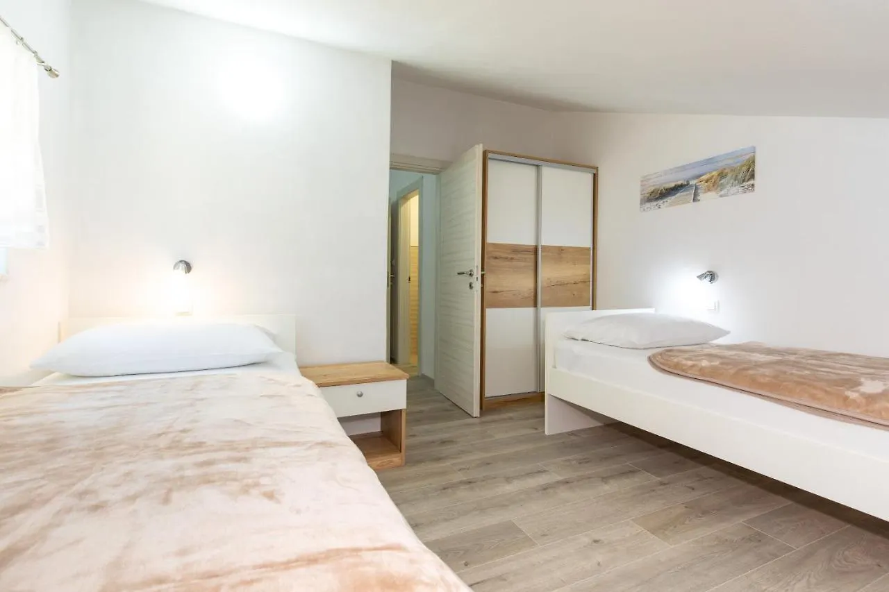 Apartments Augustinovic Baska