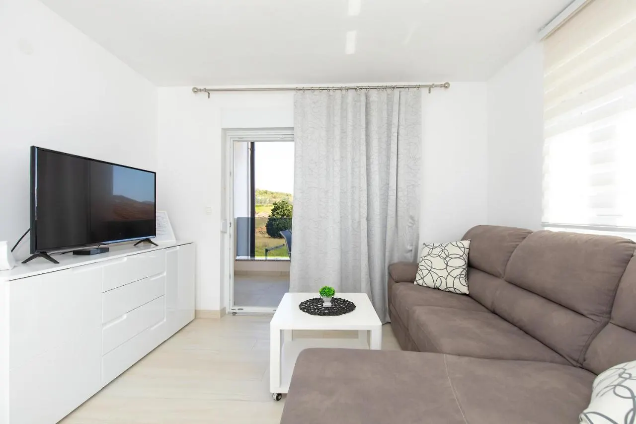 Apartments Augustinovic Baska   Baska (Krk)