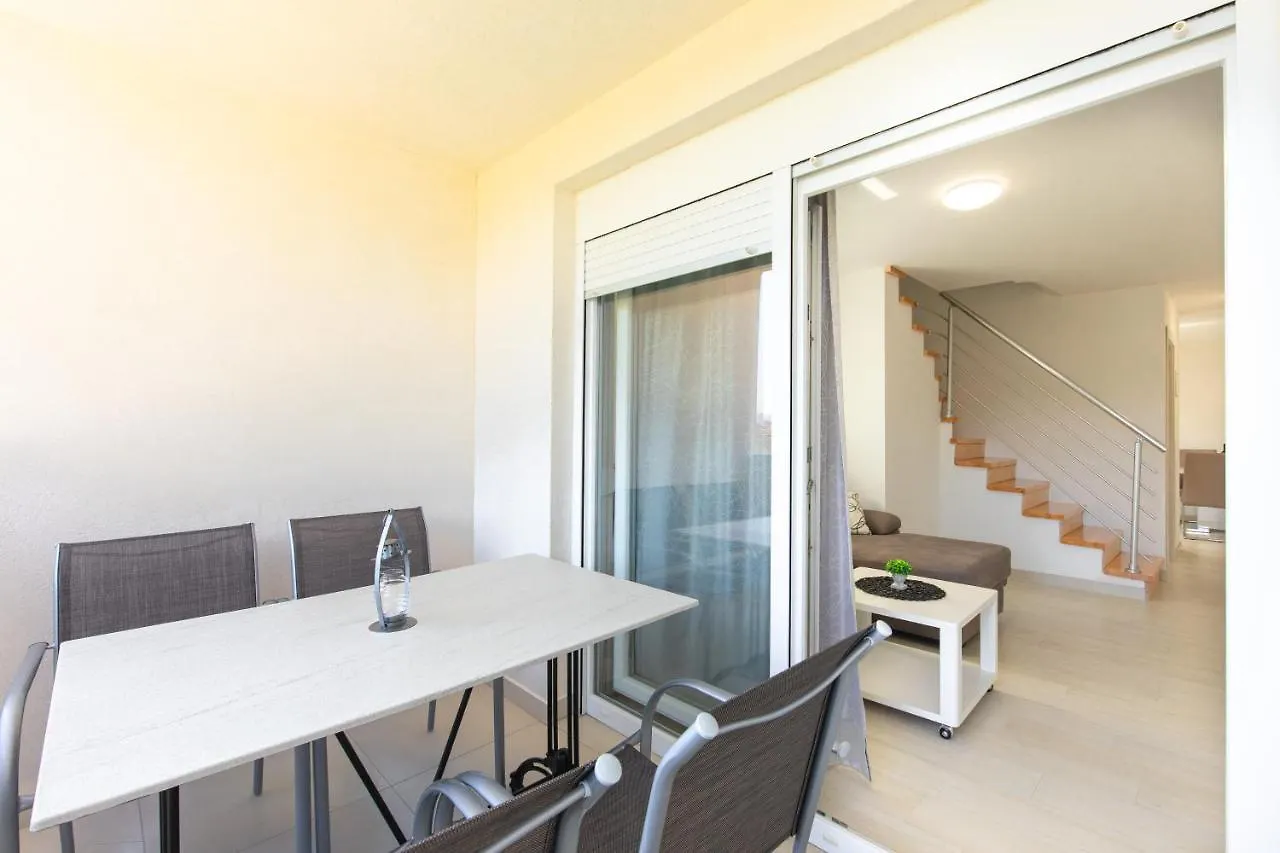 Apartments Augustinovic Baska