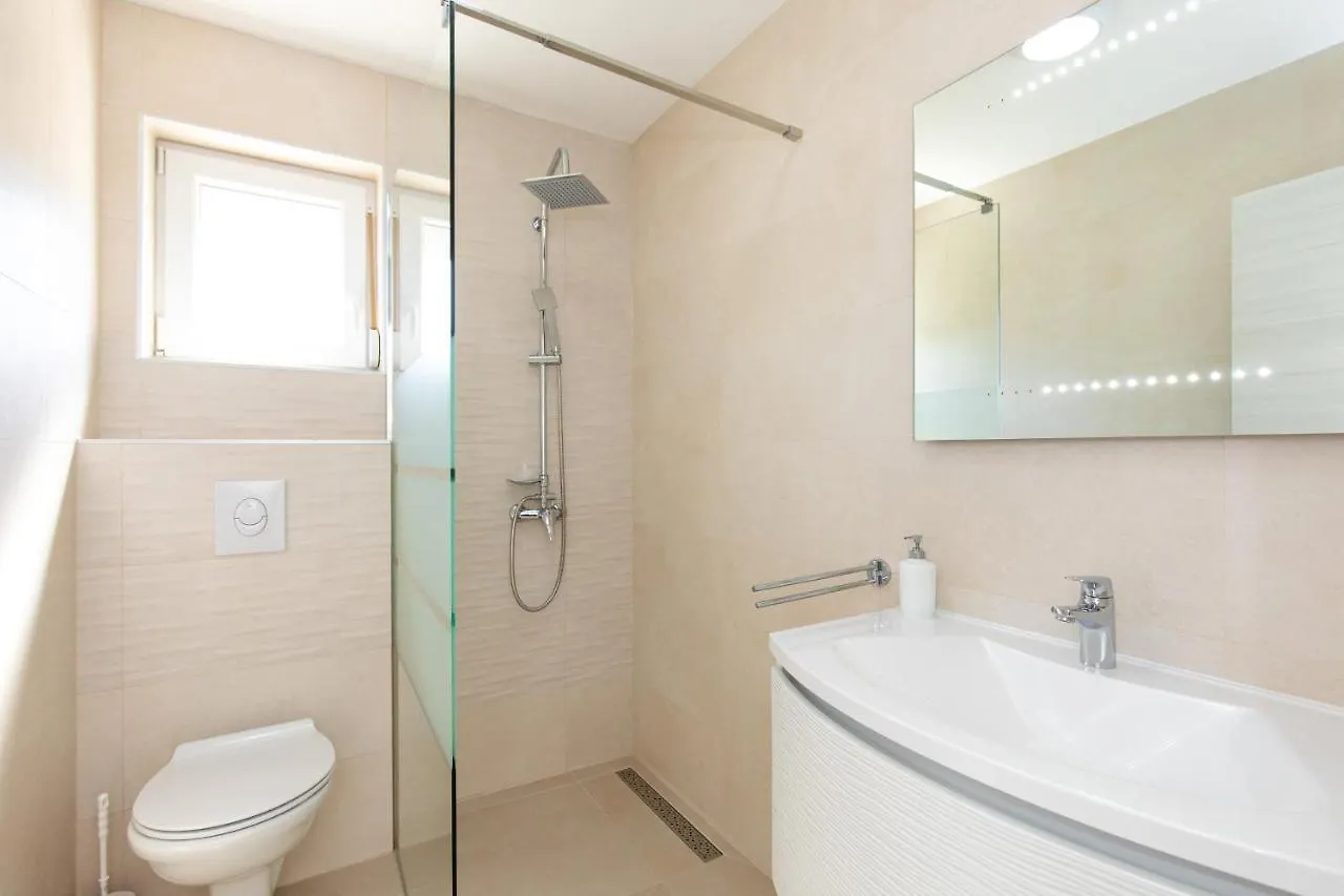 Apartments Augustinovic Baska